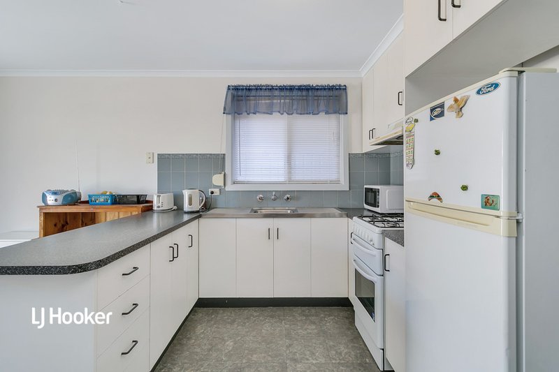 Photo - 46 Guernsey Crescent, Salisbury North SA 5108 - Image 3