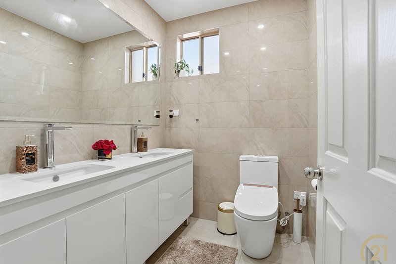 Photo - 46 Hackett Road, Abbotsbury NSW 2176 - Image 18