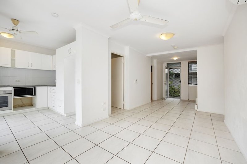 Photo - 4/6 Hale Street, Townsville City QLD 4810 - Image 3