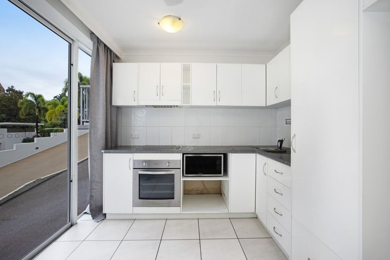 Photo - 4/6 Hale Street, Townsville City QLD 4810 - Image 5