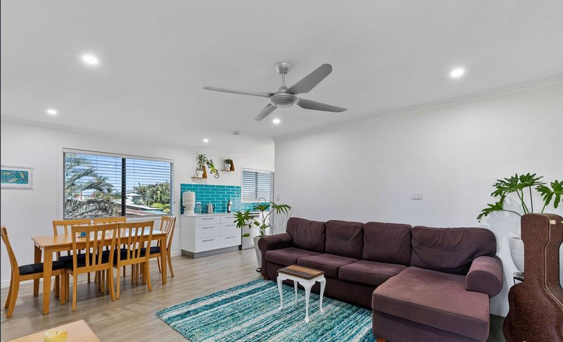 Photo - 46 Hayworth Street, Point Vernon QLD 4655 - Image 5