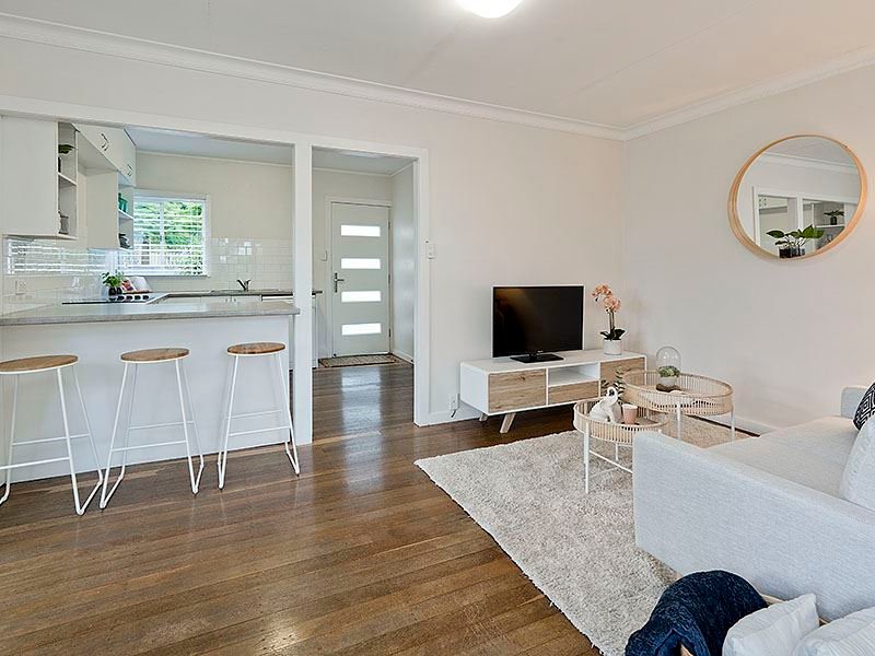 Photo - 46 Hibiscus Street, Everton Hills QLD 4053 - Image 2