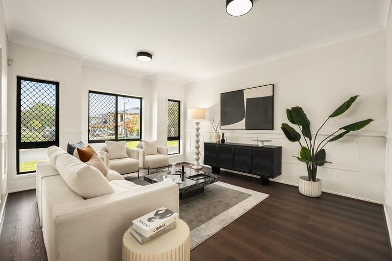 Photo - 46 Hilas Circuit, Sunnybank Hills QLD 4109 - Image 3