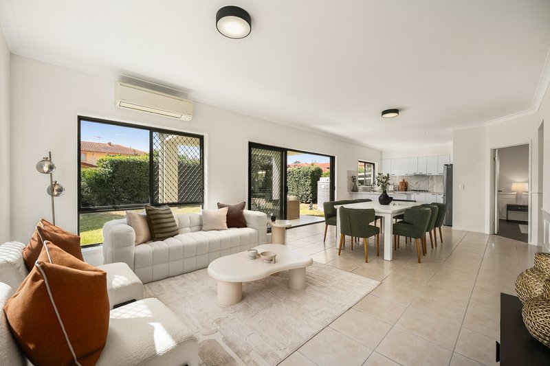 Photo - 46 Hilas Circuit, Sunnybank Hills QLD 4109 - Image 4