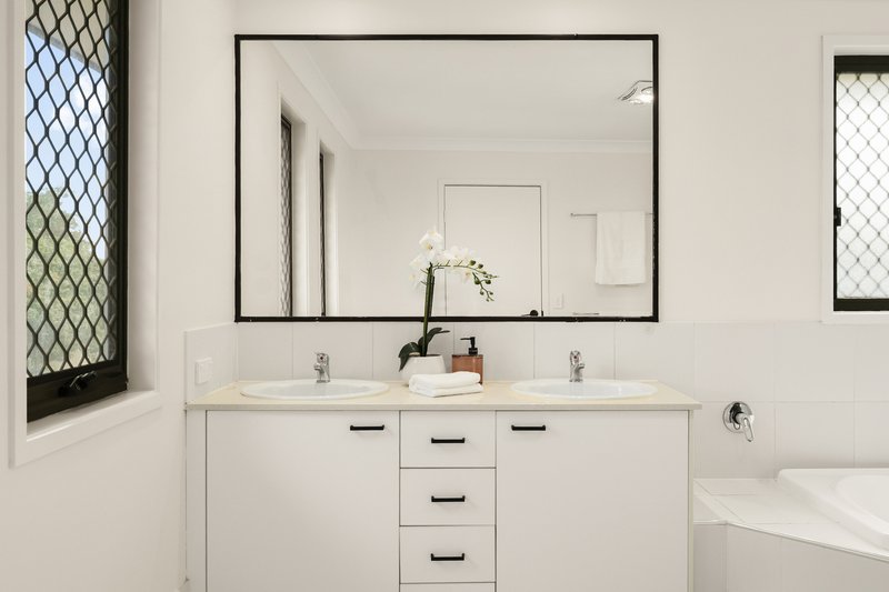 Photo - 46 Hilas Circuit, Sunnybank Hills QLD 4109 - Image 20