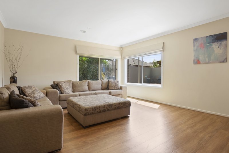 Photo - 46 Hindmarsh Drive, Manor Lakes VIC 3024 - Image 8