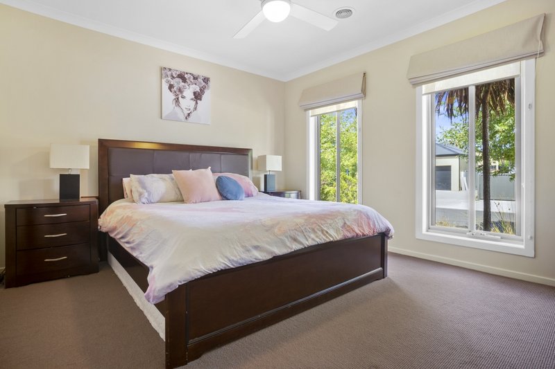 Photo - 46 Hindmarsh Drive, Manor Lakes VIC 3024 - Image 9