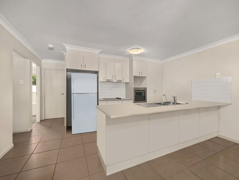 Photo - 46 Honeywood Drive, Fernvale QLD 4306 - Image 3