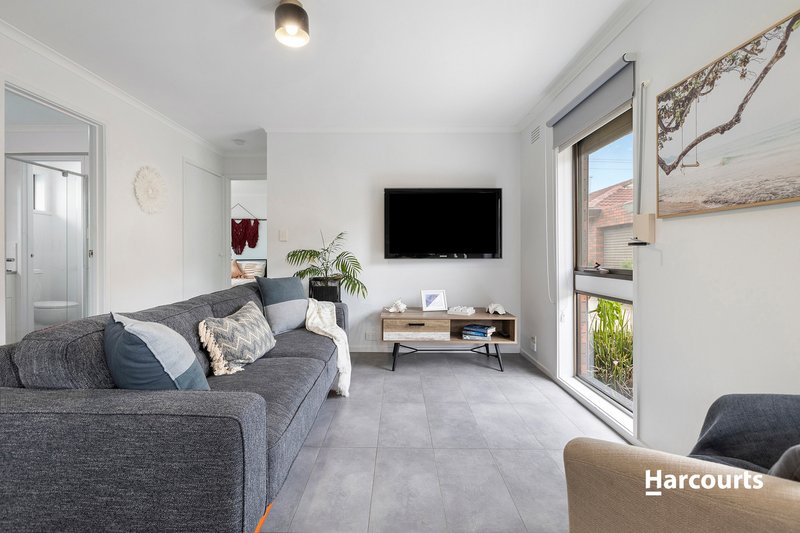 Photo - 4/6 Isabella Street, Geelong West VIC 3218 - Image 4