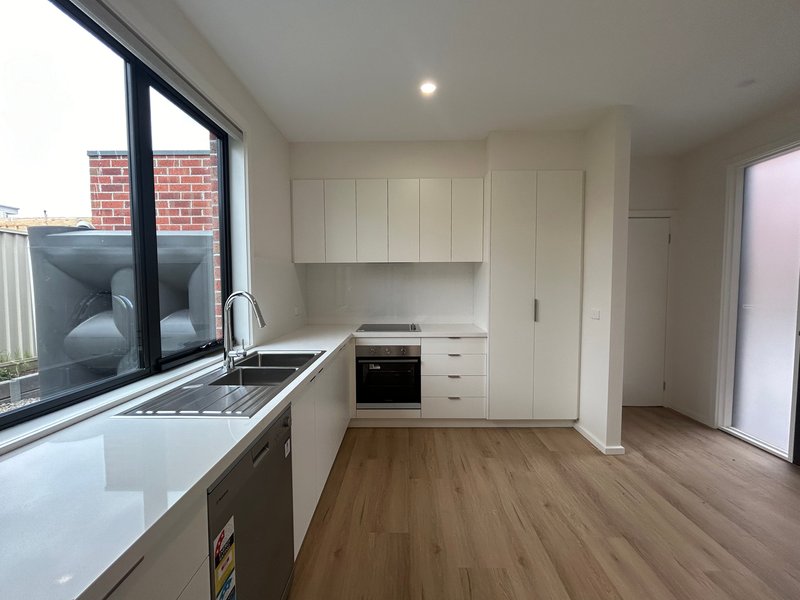 Photo - 4/6 Joffre Street, Reservoir VIC 3073 - Image 3