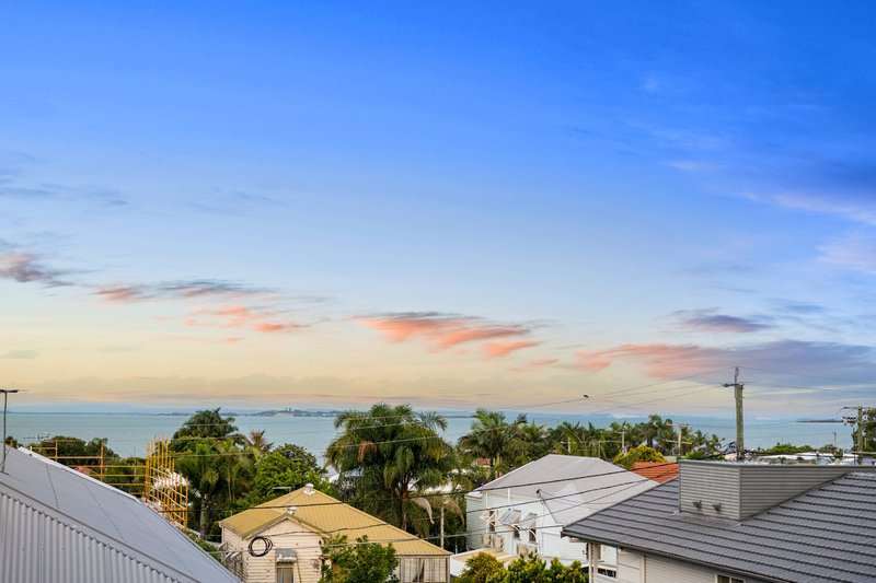 Photo - 46 Kingsley Terrace, Wynnum QLD 4178 - Image 3