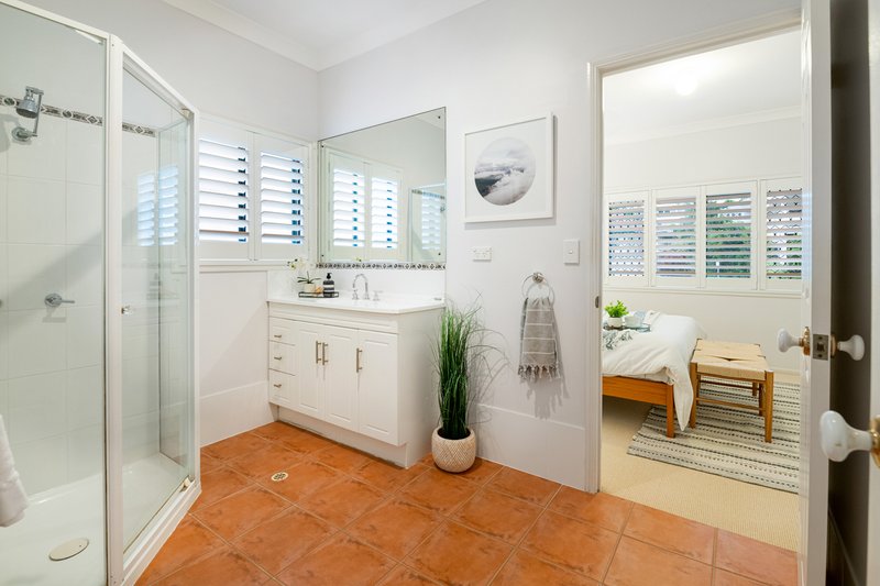 Photo - 46 Kingsley Terrace, Wynnum QLD 4178 - Image 12