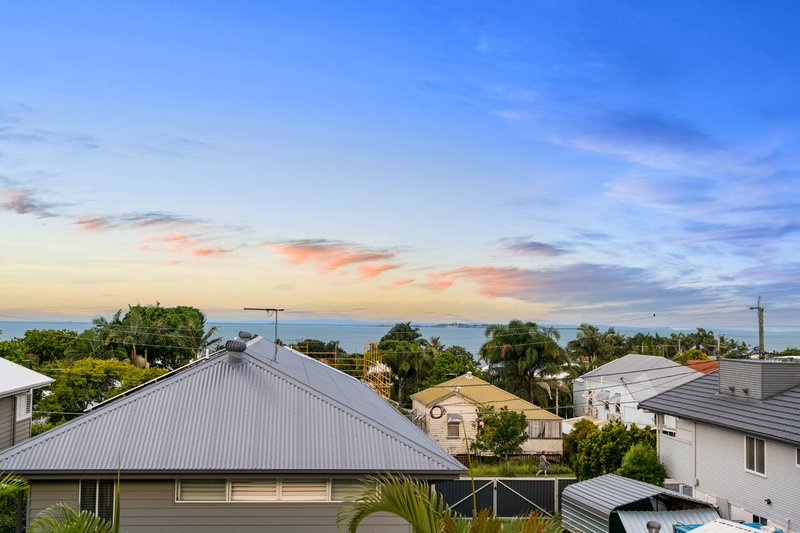 Photo - 46 Kingsley Terrace, Wynnum QLD 4178 - Image 2