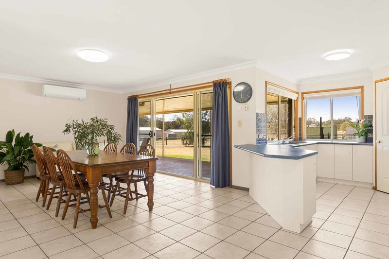 Photo - 46 Kleinton School Road, Kleinton QLD 4352 - Image 3