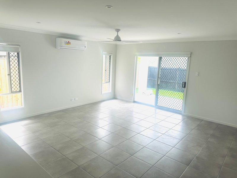 Photo - 46 Lacewing Drive, Bahrs Scrub QLD 4207 - Image 4