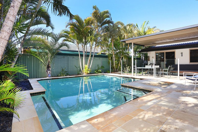 Photo - 46 Lakefield Crescent, Paradise Point QLD 4216 - Image 13