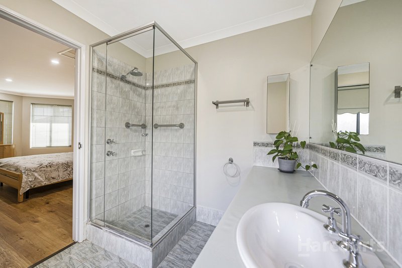 Photo - 46 Langford Boulevard, Madeley WA 6065 - Image 13