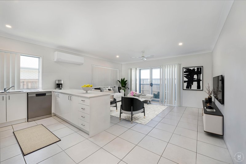 Photo - 46 Laurina Close, Collingwood Park QLD 4301 - Image 15