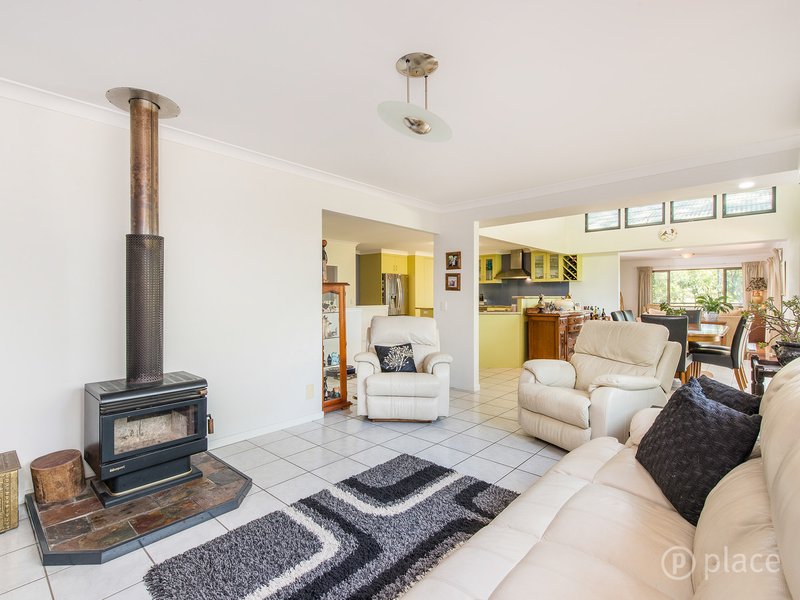 Photo - 46 Limosa Street, Bellbowrie QLD 4070 - Image 7