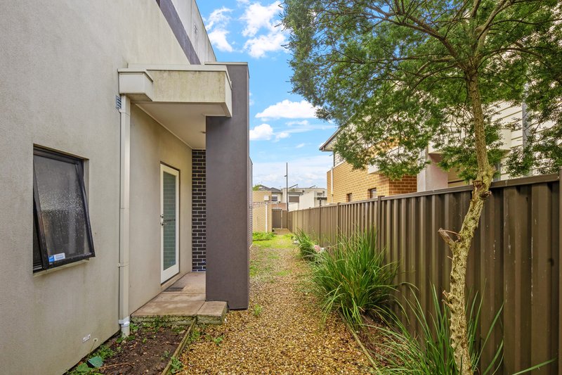 Photo - 46 Little Windrock Lane, Craigieburn VIC 3064 - Image 17