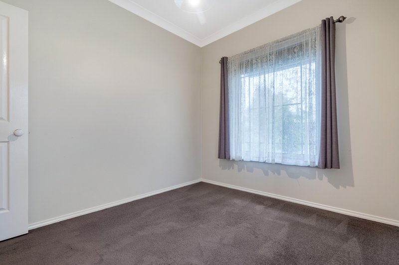 Photo - 46 Liverpool Circuit, Craigieburn VIC 3064 - Image 14