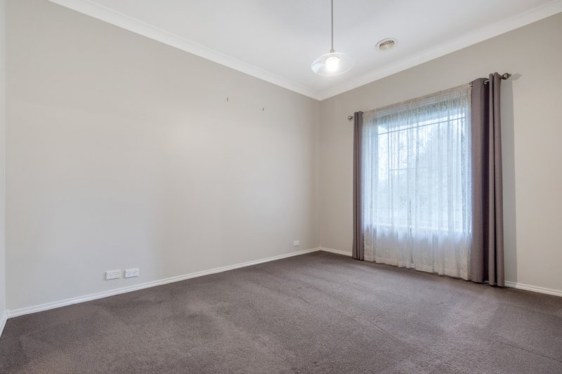 Photo - 46 Liverpool Circuit, Craigieburn VIC 3064 - Image 15