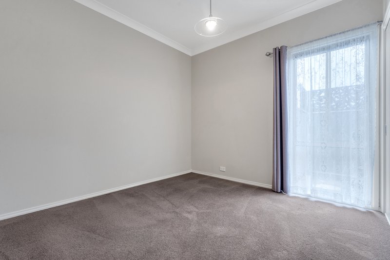 Photo - 46 Liverpool Circuit, Craigieburn VIC 3064 - Image 17