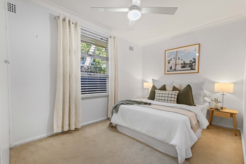 Photo - 46 Lockerbie Road, Thornleigh NSW 2120 - Image 6