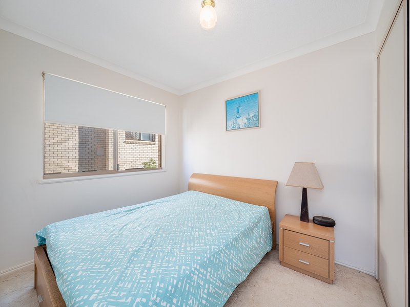 Photo - 4/6 Mahia Terrace, Kings Beach QLD 4551 - Image 9