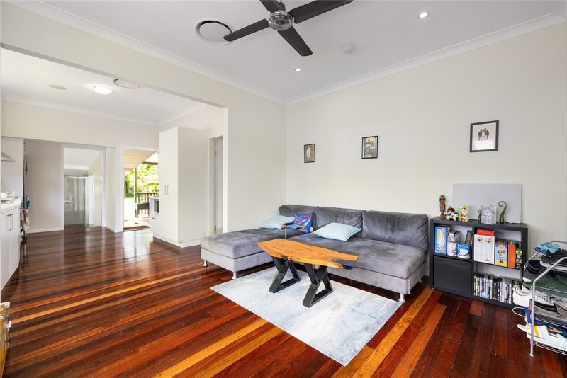 Photo - 46 Market Street North, Indooroopilly QLD 4068 - Image 2