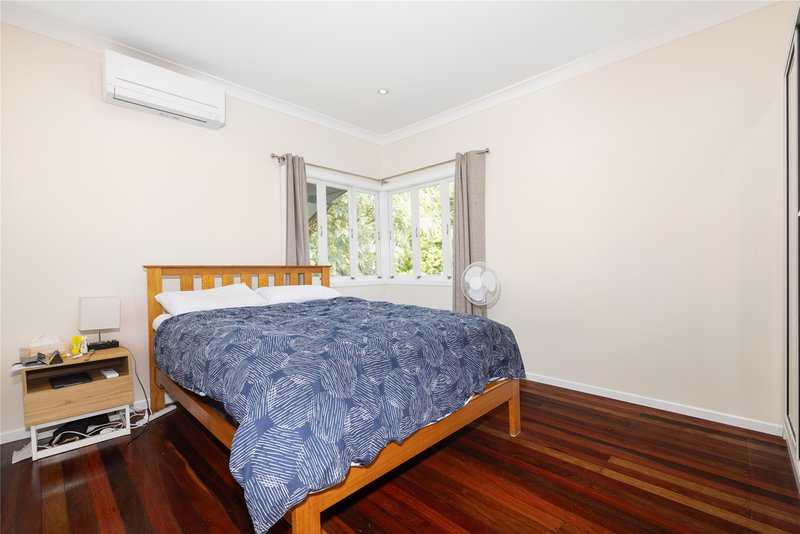 Photo - 46 Market Street North, Indooroopilly QLD 4068 - Image 4