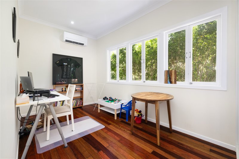 Photo - 46 Market Street North, Indooroopilly QLD 4068 - Image 8