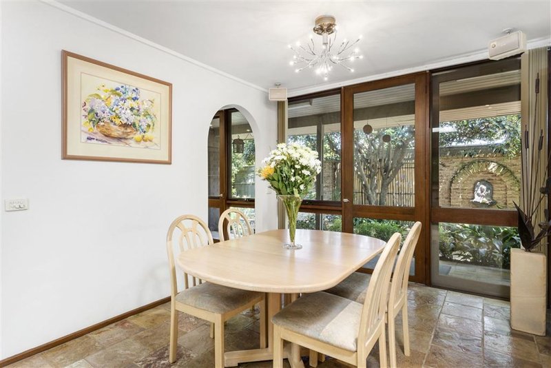 Photo - 46 Maylands Crescent, Glen Waverley VIC 3150 - Image 4