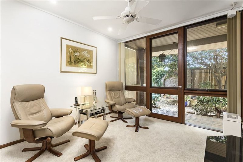 Photo - 46 Maylands Crescent, Glen Waverley VIC 3150 - Image 5