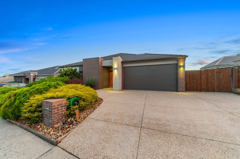 Photo - 46 Mcgarvie Crescent, Pakenham VIC 3810 - Image 2