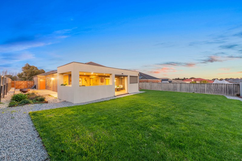 Photo - 46 Mcgarvie Crescent, Pakenham VIC 3810 - Image 23