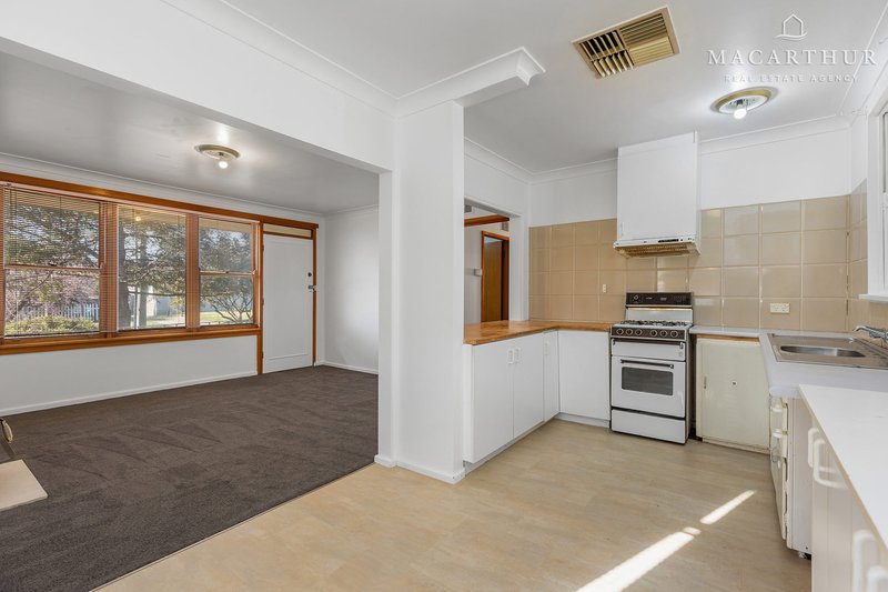 Photo - 46 Mckell Avenue, Mount Austin NSW 2650 - Image 2