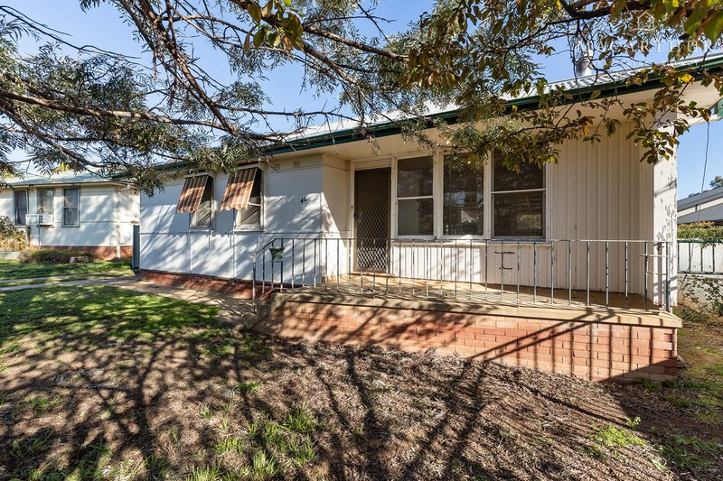 Photo - 46 Mckell Avenue, Mount Austin NSW 2650 - Image 5