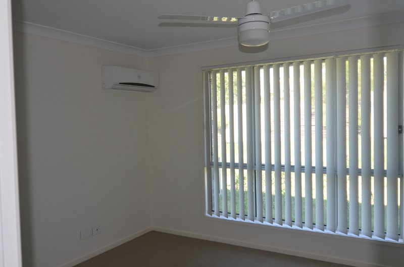 Photo - 46 Mclachlan Cct , Willow Vale QLD 4209 - Image 3