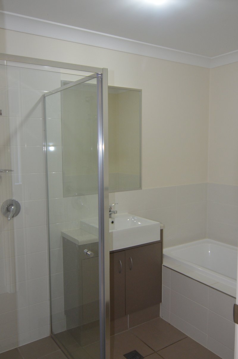 Photo - 46 Mclachlan Cct , Willow Vale QLD 4209 - Image 12