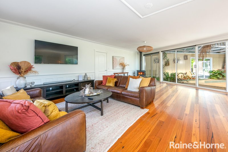 Photo - 46 Melbourne Road, Gisborne VIC 3437 - Image 8