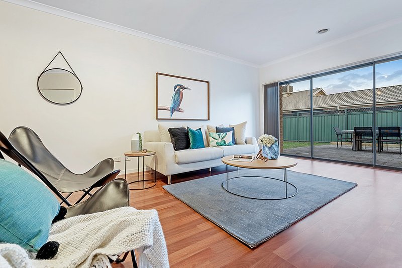 Photo - 46 Middlesborough Drive, Craigieburn VIC 3064 - Image 10