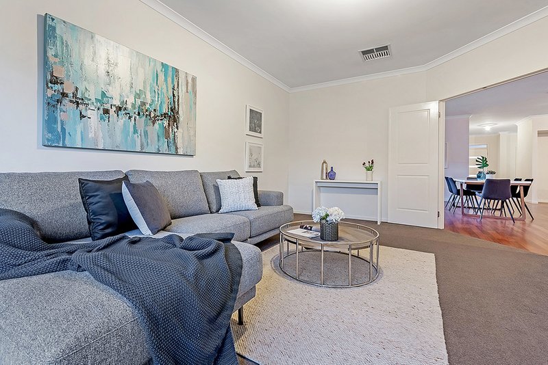 Photo - 46 Middlesborough Drive, Craigieburn VIC 3064 - Image 12