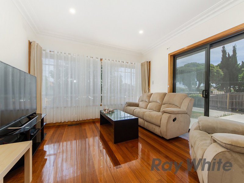 Photo - 46 Millawa Avenue, St Albans VIC 3021 - Image 5