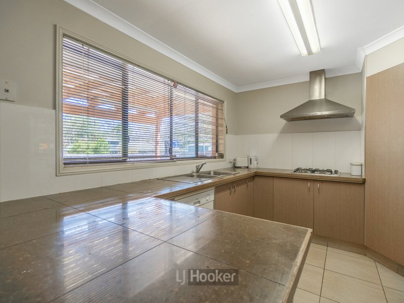 Photo - 46 Moreton Street, Boronia Heights QLD 4124 - Image 5