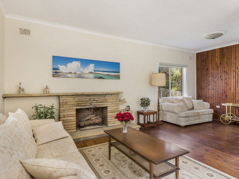 Photo - 46 Narrabeen Park Parade, Warriewood NSW 2102 - Image 5