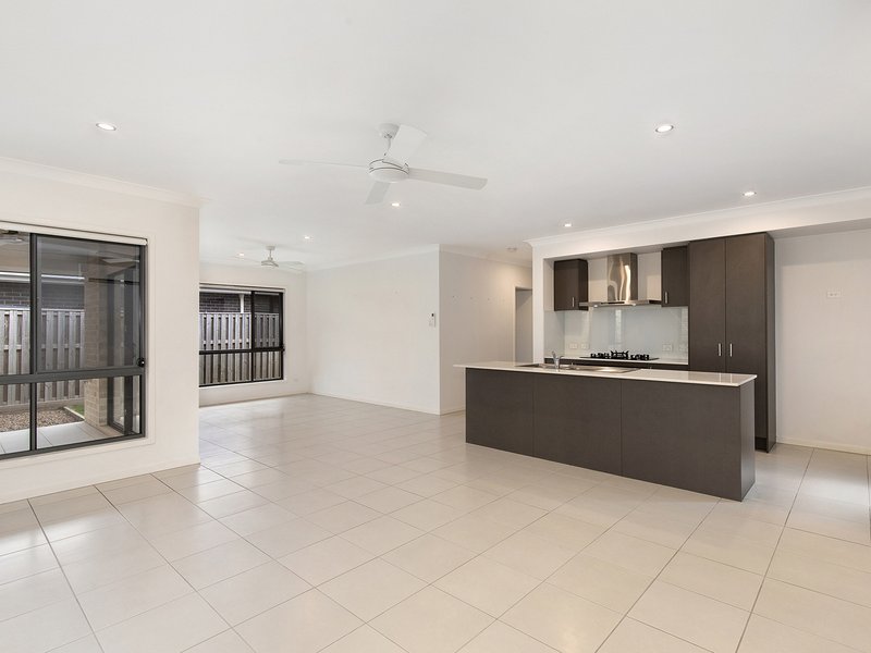 Photo - 46 Oakover Avenue, Ormeau Hills QLD 4208 - Image 2