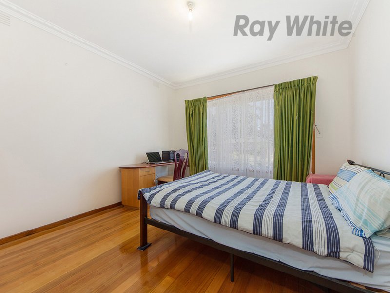 Photo - 46 Oleander Drive, St Albans VIC 3021 - Image 5