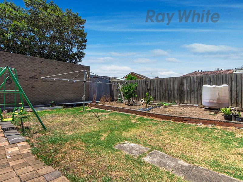 Photo - 46 Oleander Drive, St Albans VIC 3021 - Image 6