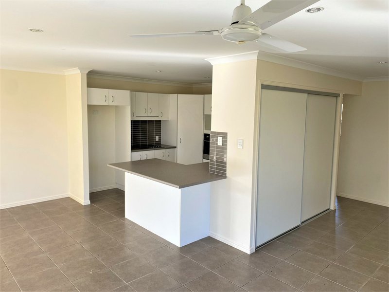 Photo - 46 Parkside Drive, Kingaroy QLD 4610 - Image 3